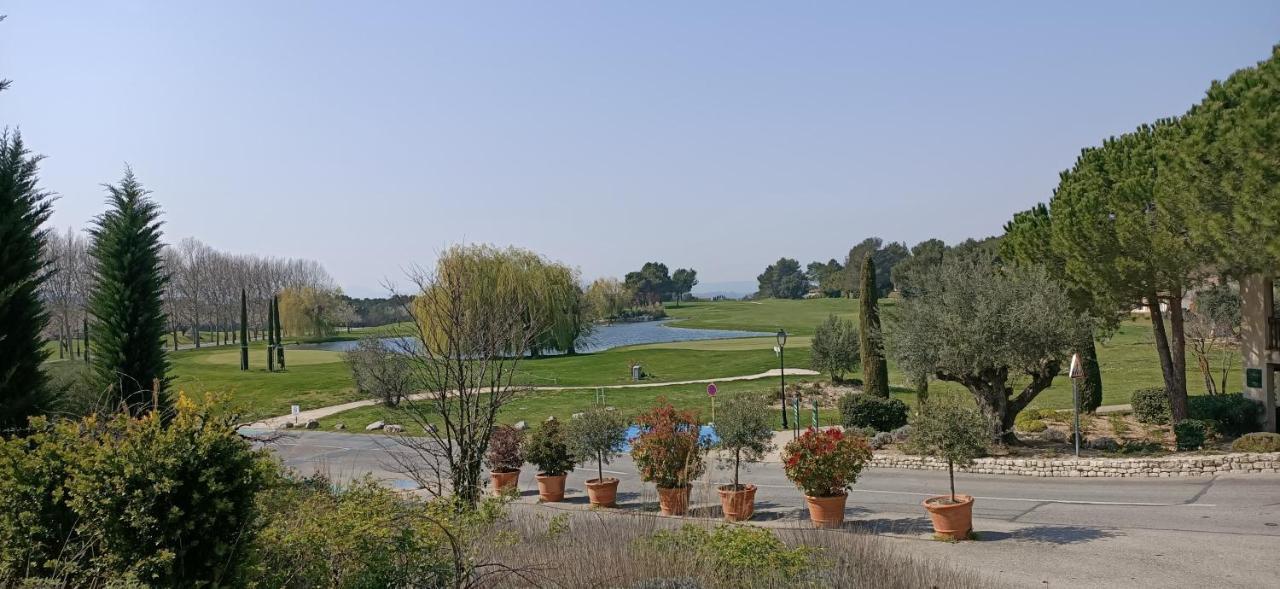 T2 Climatise Avec Belle Vue , Golf De Pont-royal *