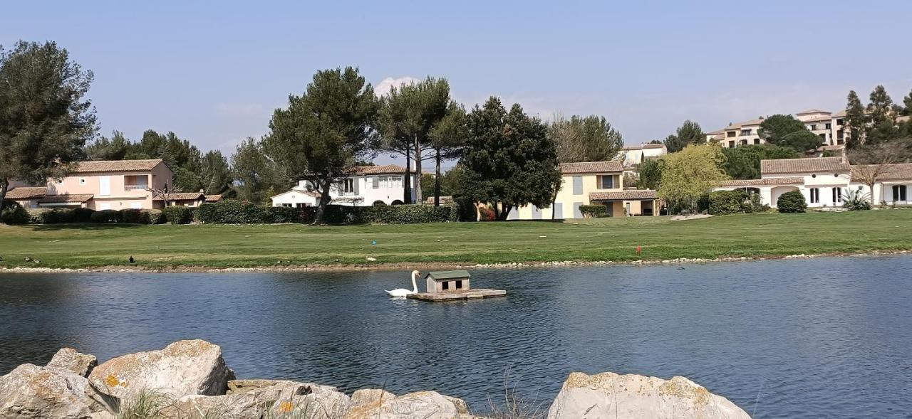T2 Climatise Avec Belle Vue , Golf De Pont-royal Apartment Mallemort