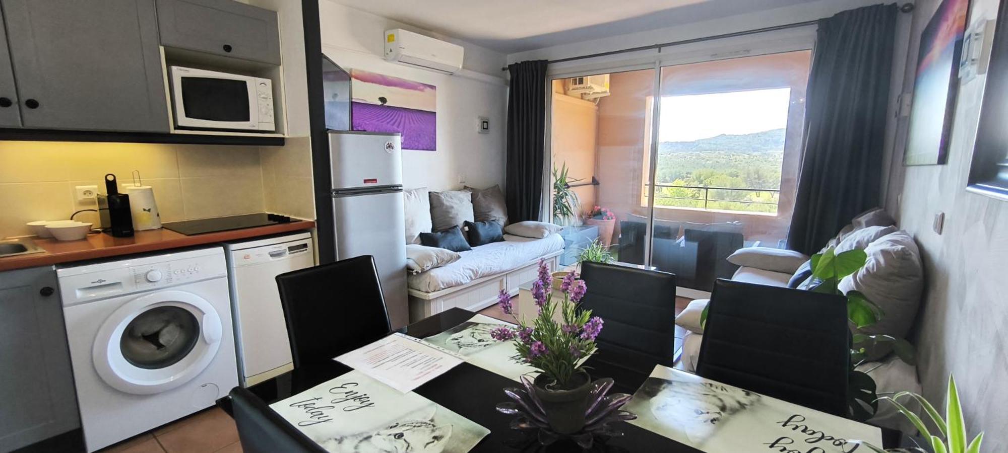 T2 Climatise Avec Belle Vue , Golf De Pont-royal Apartment Mallemort