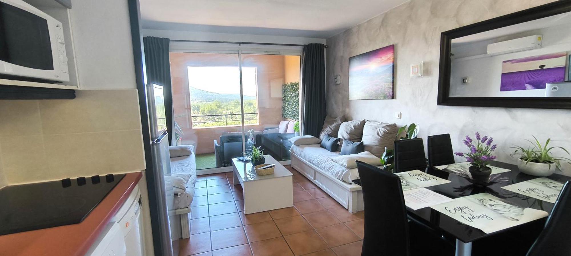 T2 Climatise Avec Belle Vue , Golf De Pont-royal Apartment *