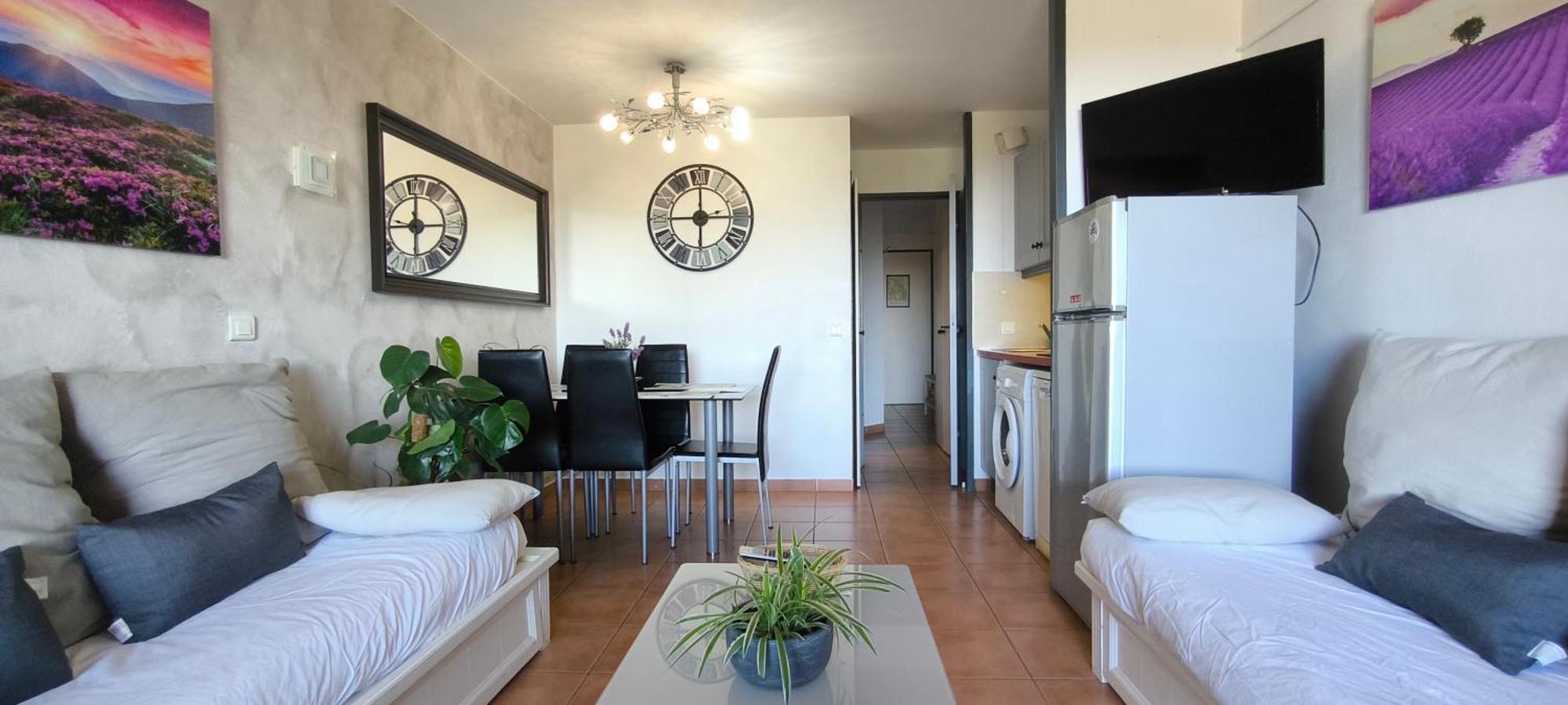 Apartment T2 Climatise Avec Belle Vue , Golf De Pont-royal *