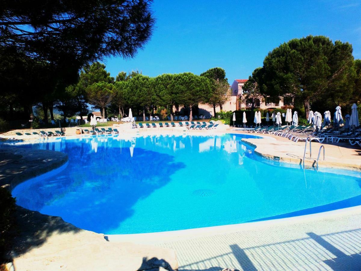 Apartment T2 Climatise Avec Belle Vue , Golf De Pont-royal Mallemort