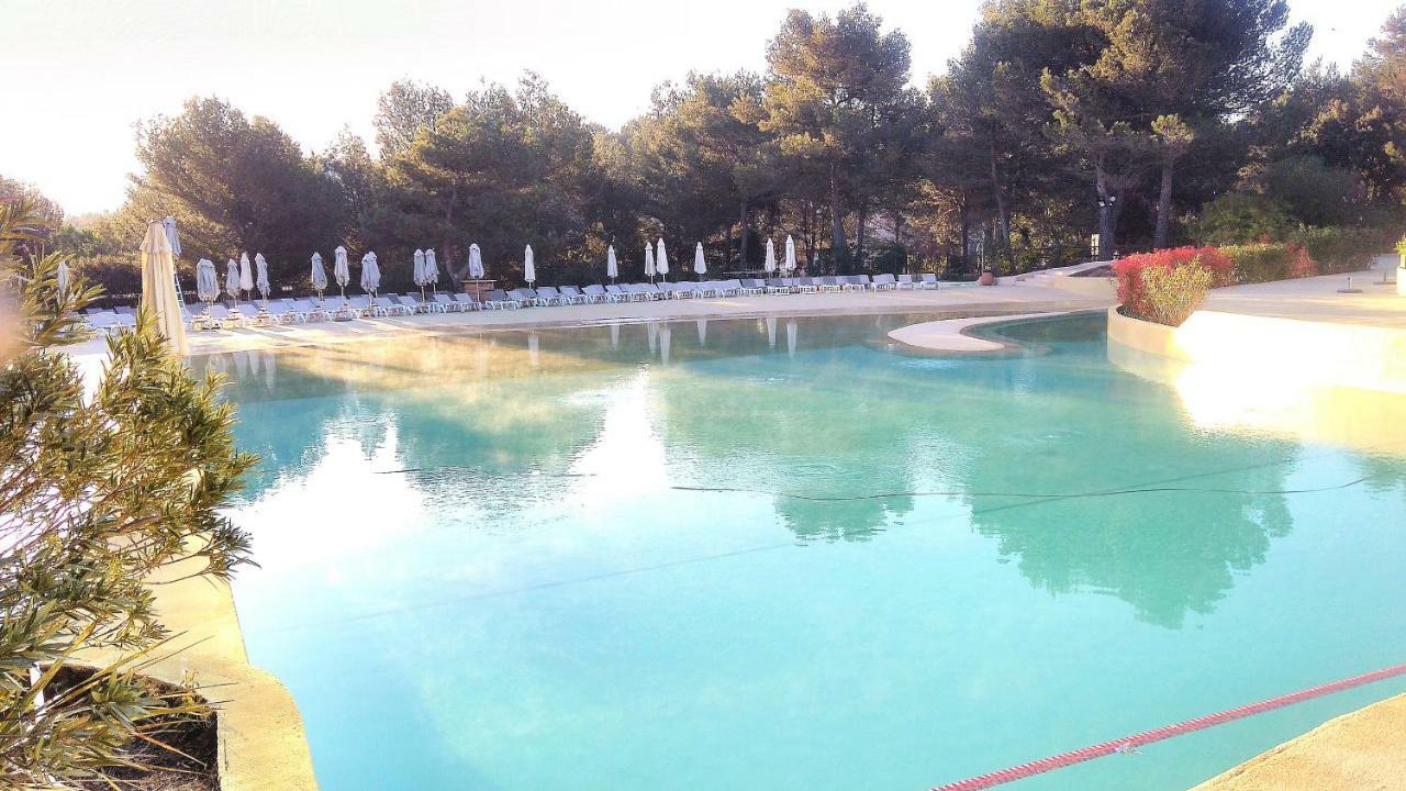 T2 Climatise Avec Belle Vue , Golf De Pont-royal Mallemort